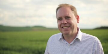 Local Pub of the Year competition launched by Bridlington MP Charlie Dewhirst