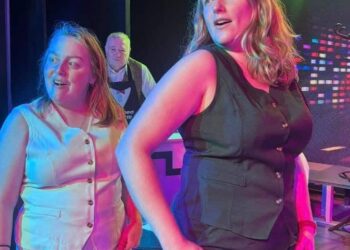 A show of two halves awaits audiences this Christmas at Bridlington’s Spotlight Theatre