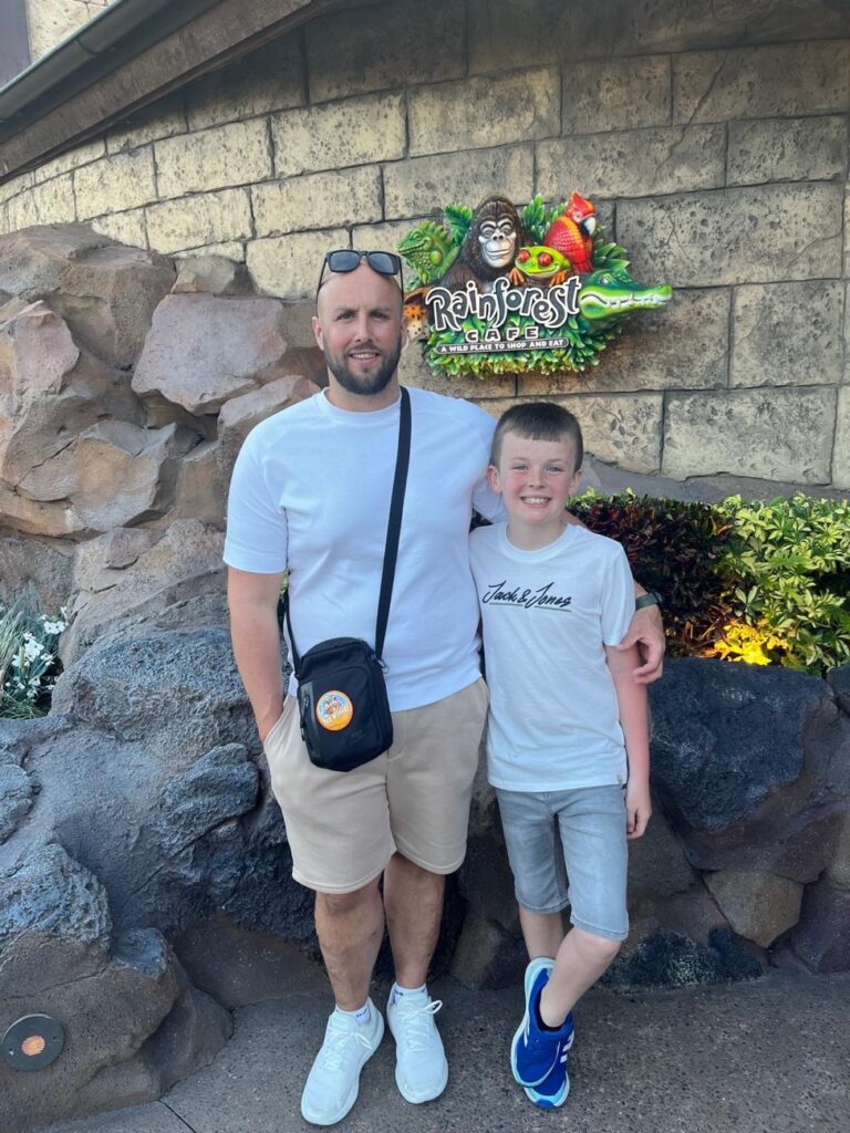 ‘Every Step Together’ - Bridlington teen joins dad’s 200km fundraiser for brain tumour charity
